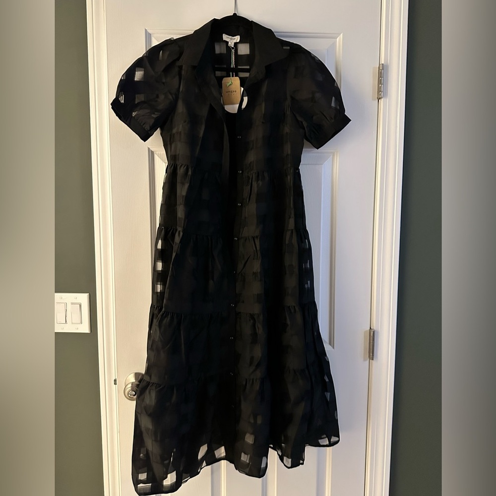 Small NWT lined black windowpane dress. Button front.